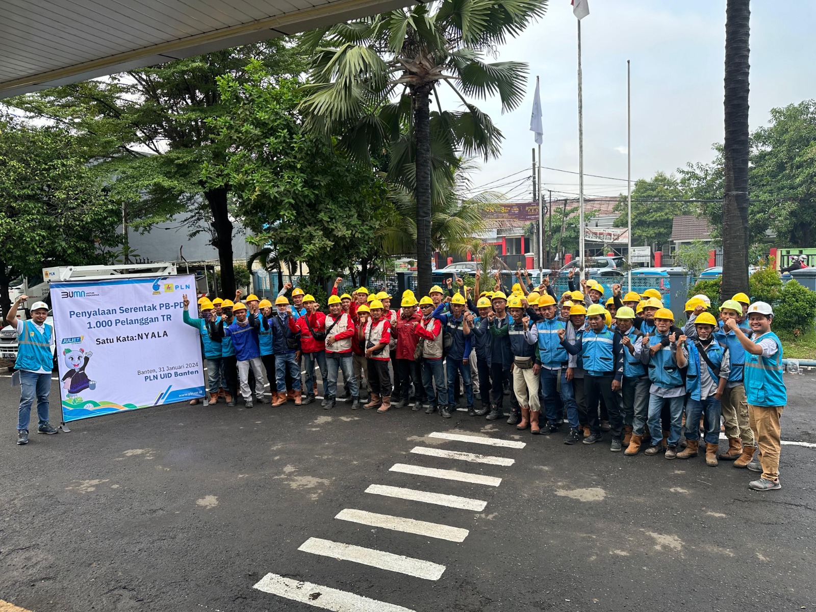 Pln Nyalakan Serentak Pelanggan Di Banten Gas Pol Awal Tahun