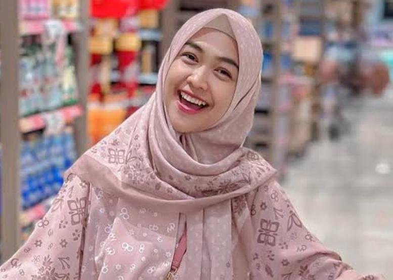 Meto Ria Ricis Ria Ricis Ungkap Mulai Lelah Jadi YouTuber, Penghasilan dari YouTube ...
