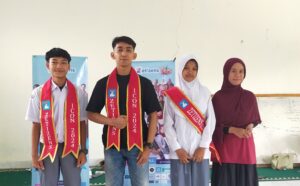 Arsi dan Yeyen delegasi MAN 3 Serang di pemilihan Zetizens Icon 2025 ersama Andika Zetizens Icon Sportivo 2024 